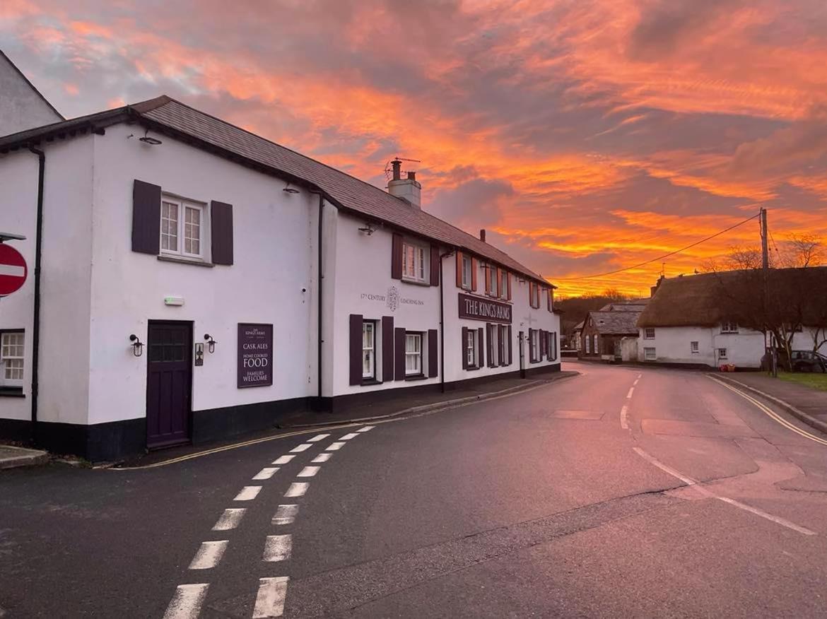 The Kings Arms Inn Stratton  Esterno foto